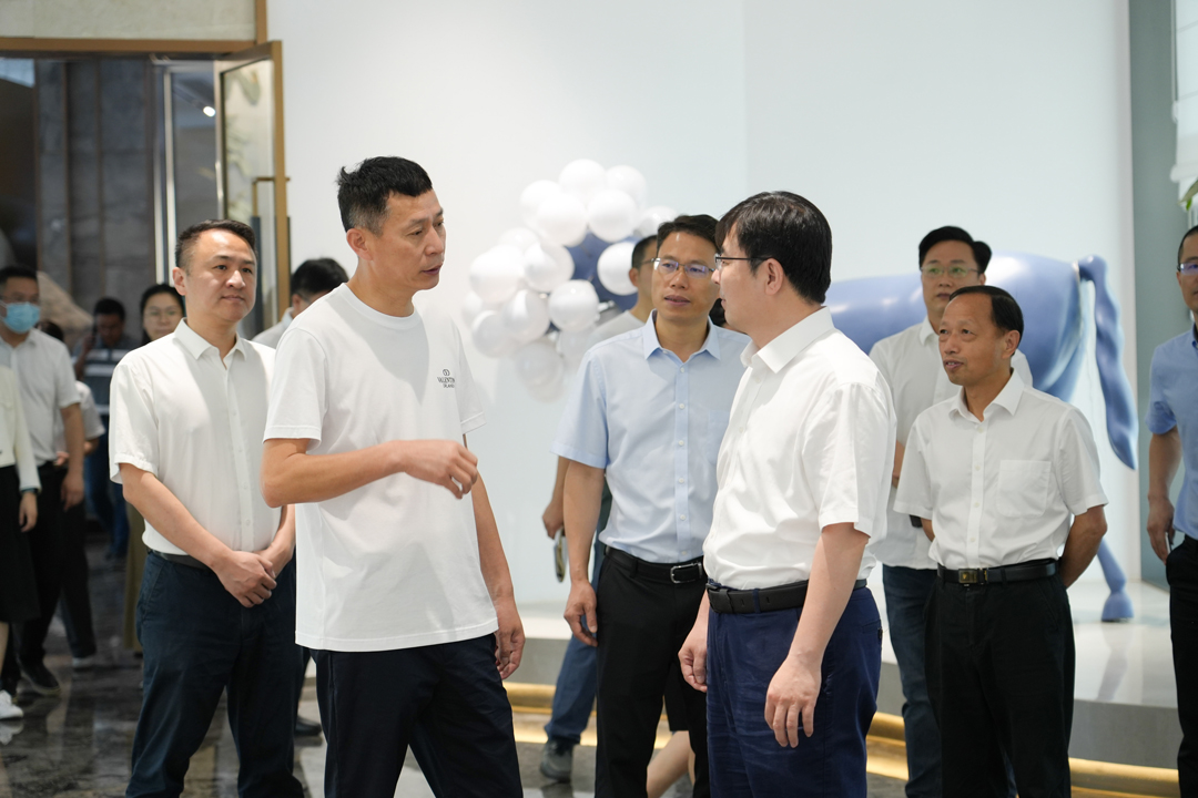 國家統(tǒng)計局領(lǐng)導(dǎo)一行蒞臨西大門股份調(diào)研指導(dǎo)