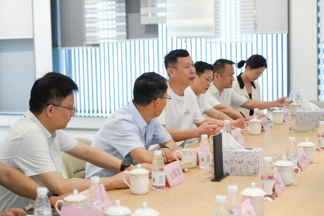 國家統(tǒng)計局領(lǐng)導(dǎo)一行蒞臨西大門股份調(diào)研指導(dǎo)